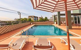 Cozy Donmueang Hotel